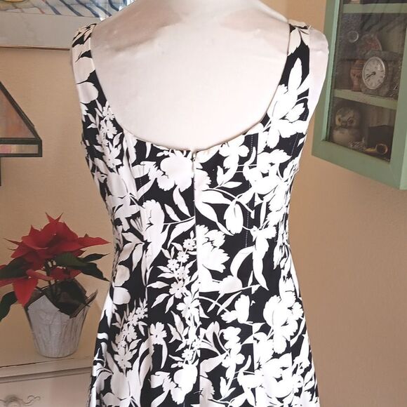 R & M Richards Black and White Dress - Picture 6 of 12